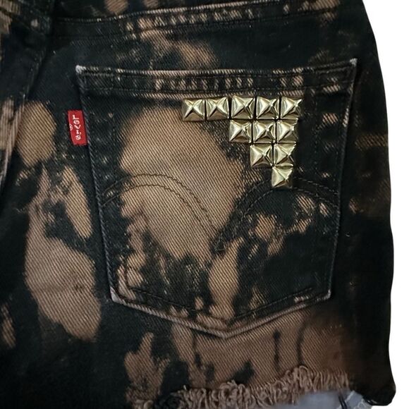 Levi’s ~ Black 550 Tie Dye shorts~ hardware detail on back pocket ~ size 12slim - Picture 7 of 12
